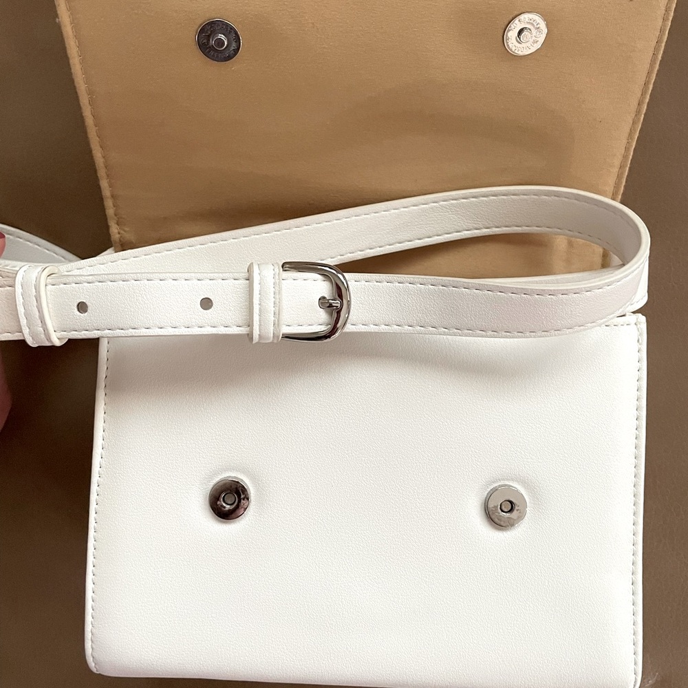 COPY - Urban Outfitters Adjustable bag